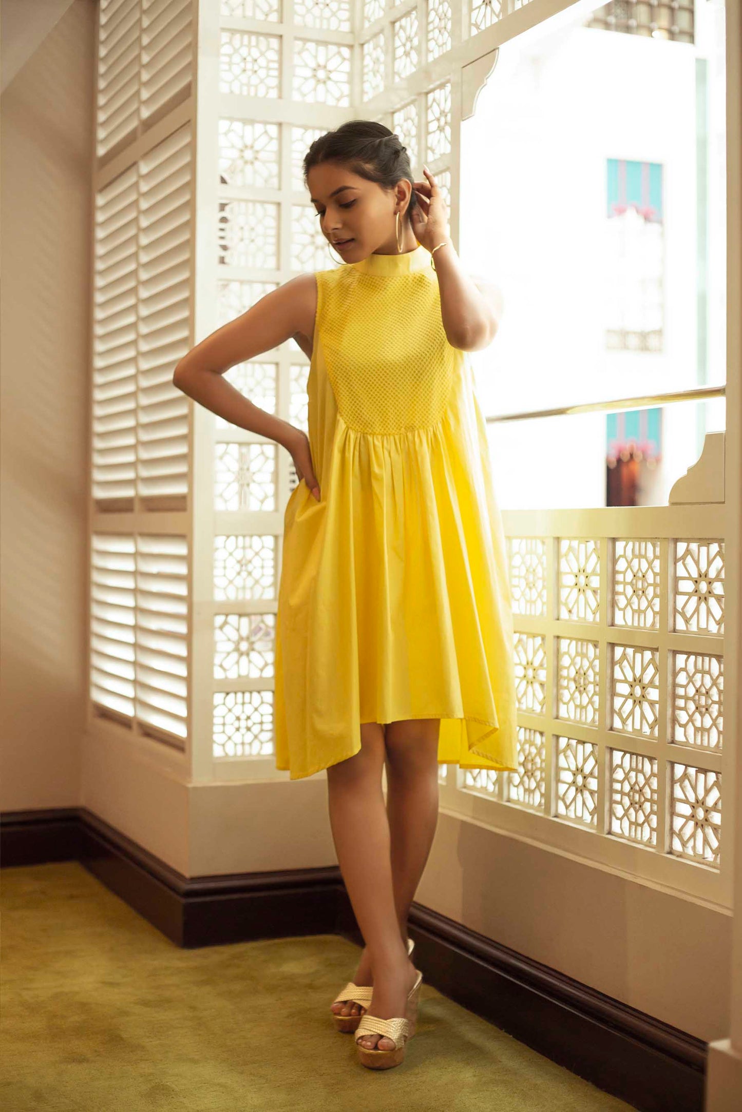 YELLOW LACEFABRIC DRESS