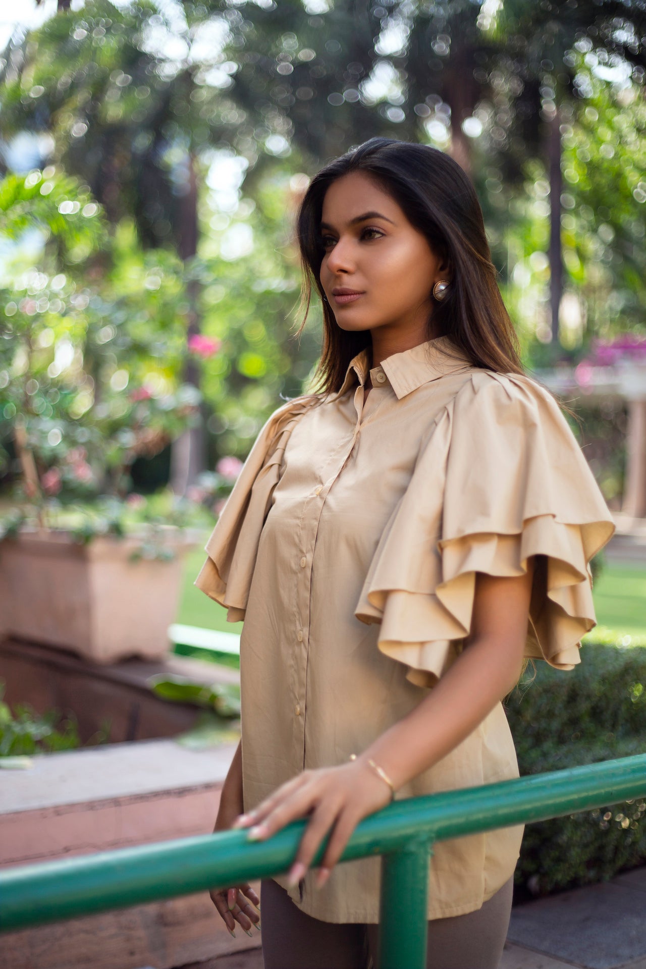 RUFFLE DOUBLE SLEEVE SHIRT