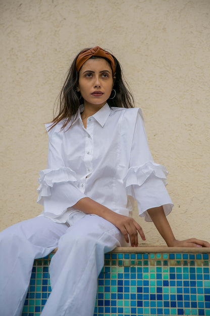 PLEATED FLUTTER SLEEVES SHIRT