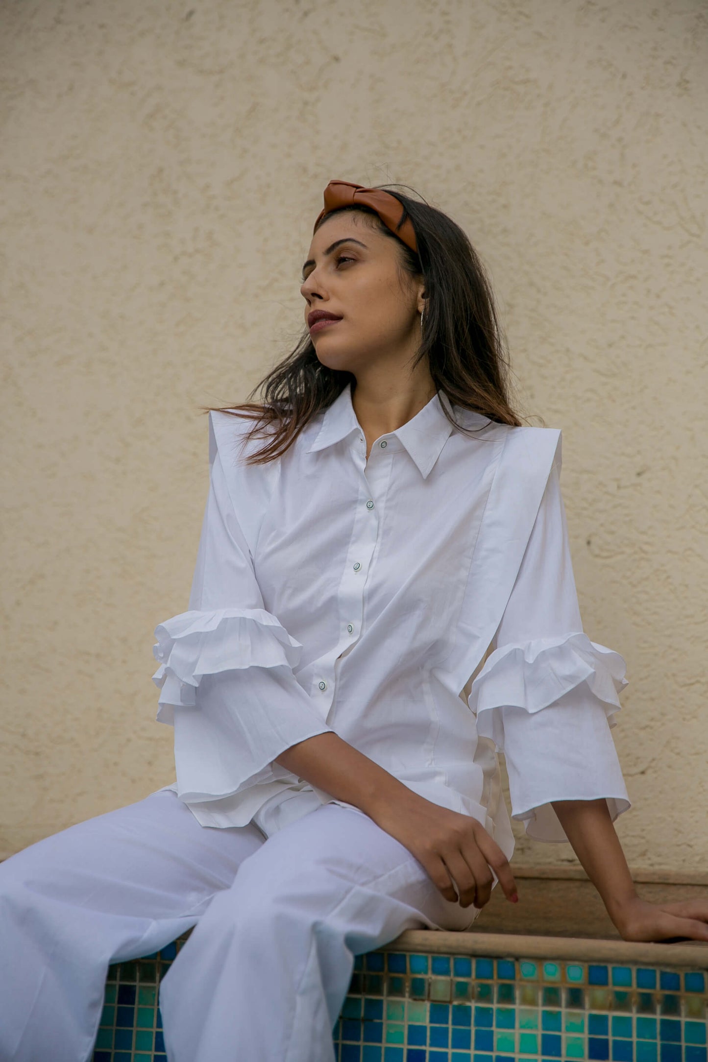 PLEATED FLUTTER SLEEVES SHIRT