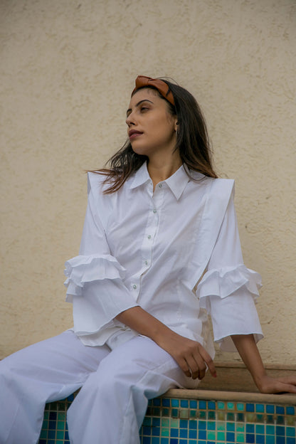 PLEATED FLUTTER SLEEVES SHIRT