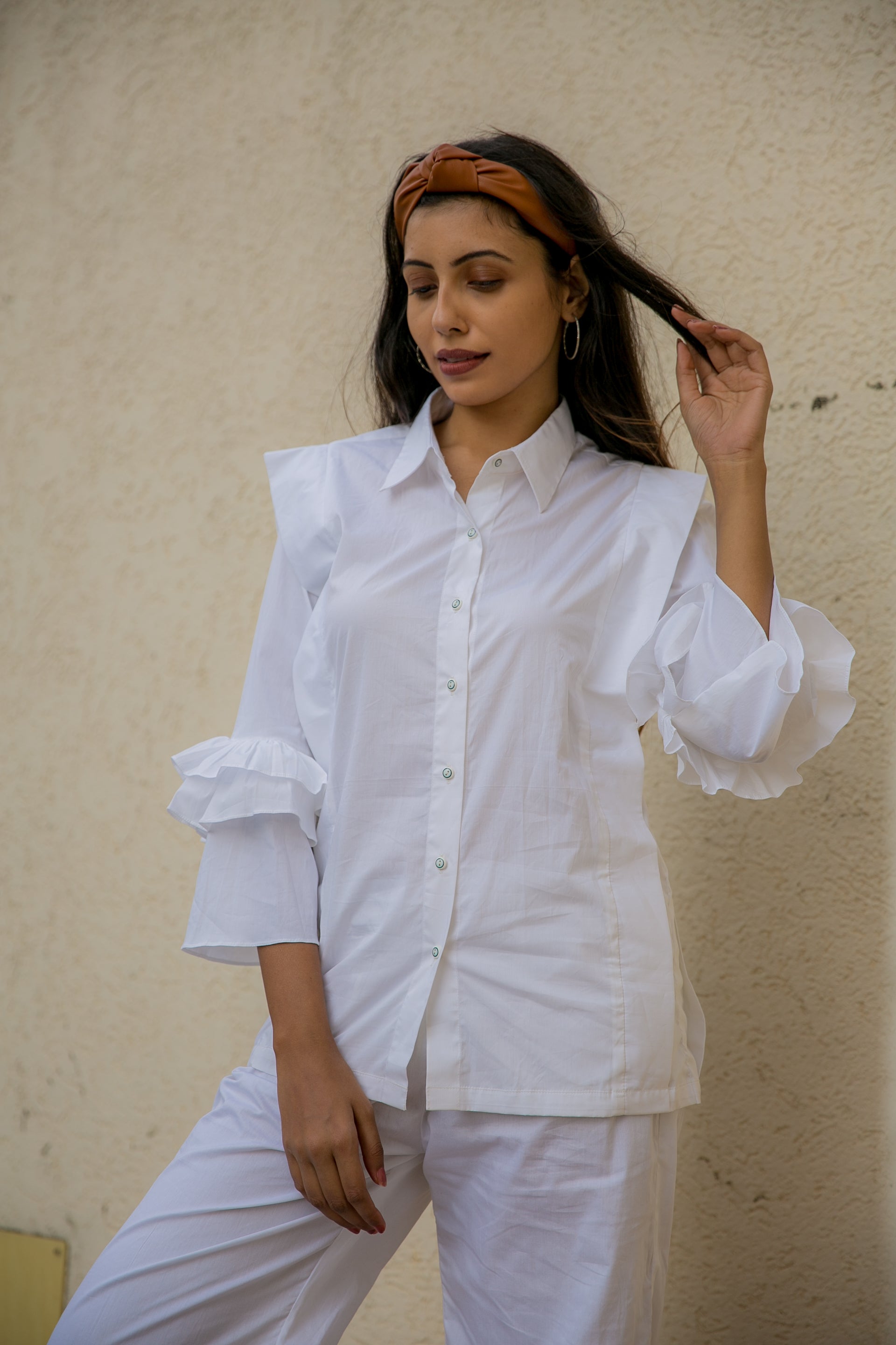 PLEATED FLUTTER SLEEVES SHIRT